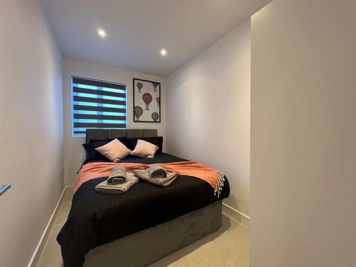 Star London Station Road 3-Bed Haven Apartment Exterior photo